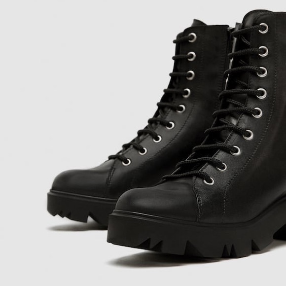 Zara black leather flat ankle boots - Picture 2 of 8